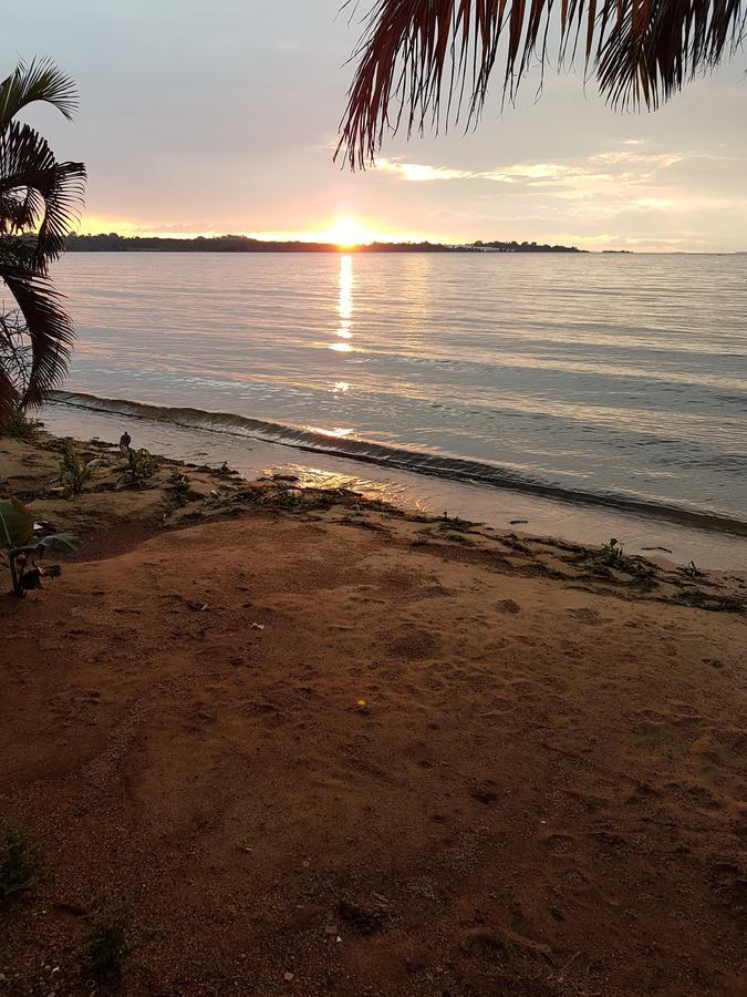 The Palms Beach Hotel And Restaurant Limited Entebbe Bagian luar foto