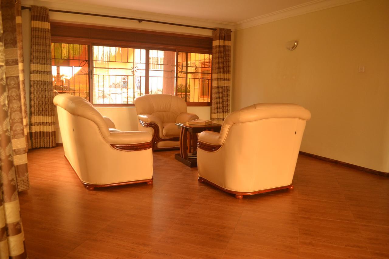 The Palms Beach Hotel And Restaurant Limited Entebbe Bagian luar foto